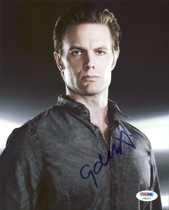 Press Pass Collectibles Garret Dillahunt Raising Hope Signed Authentic 8X10 Photo PSA/DNA #Y96210